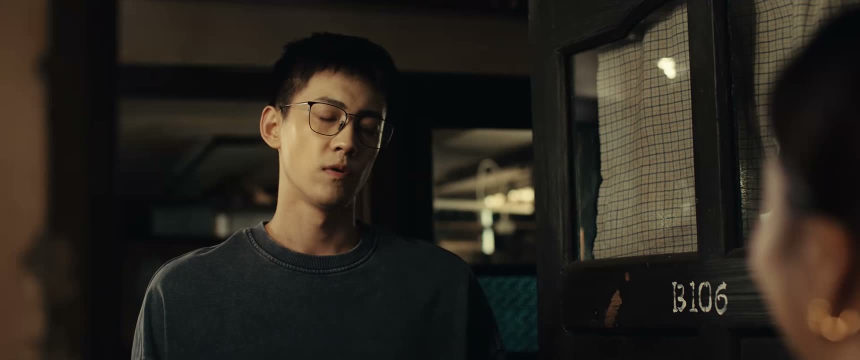 不好意思 我在赶稿子 没时间跟你聊天