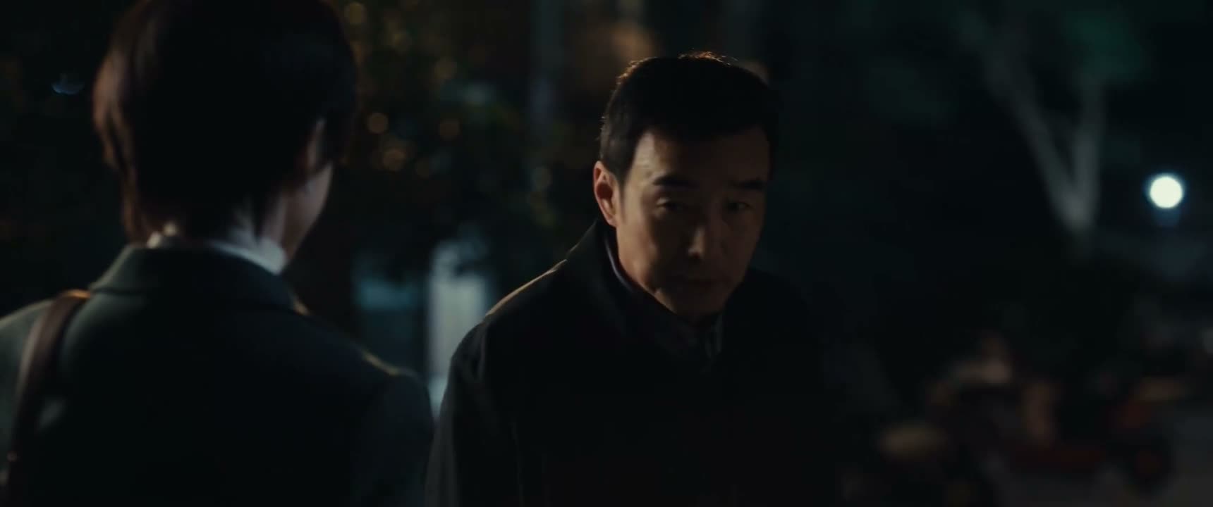 我们一家三口你们谁有点事情 我都应该关心的呀