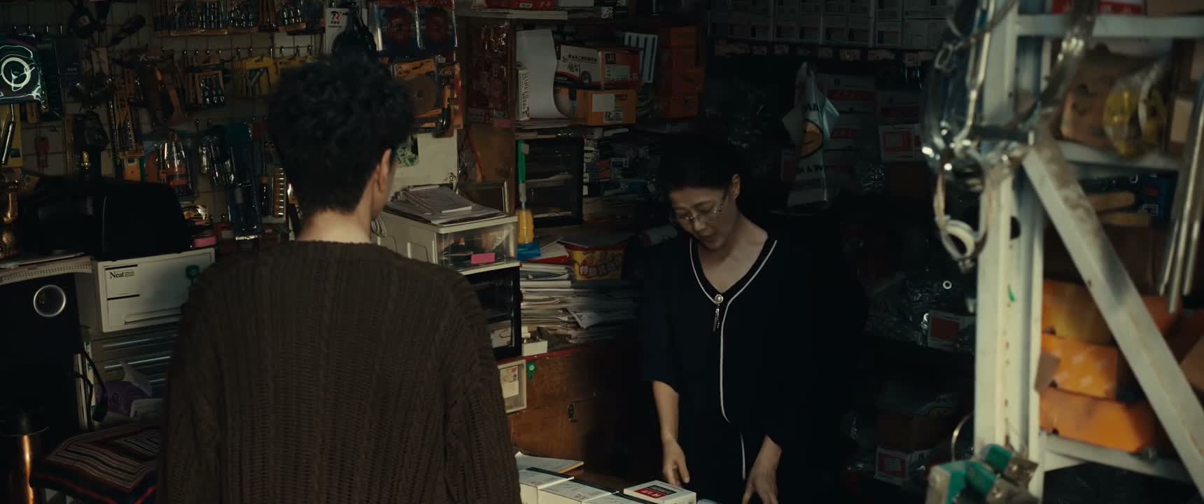 昨天也有一个人来问东问西的