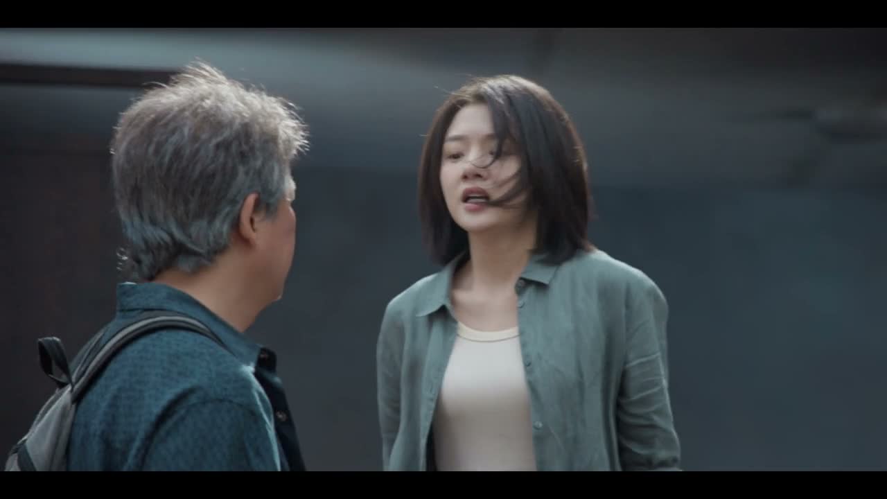 行了吧?快闷死了