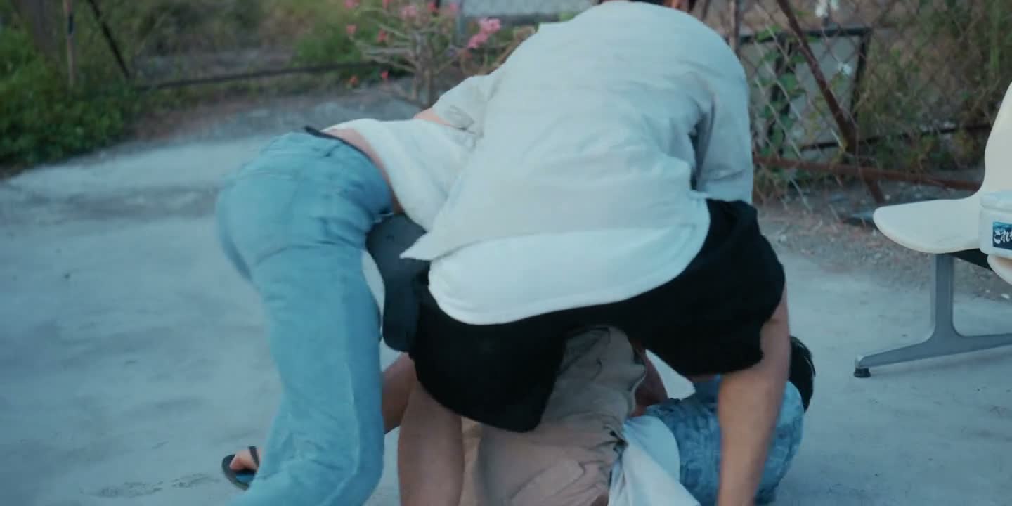怎么了 怎么打起来了