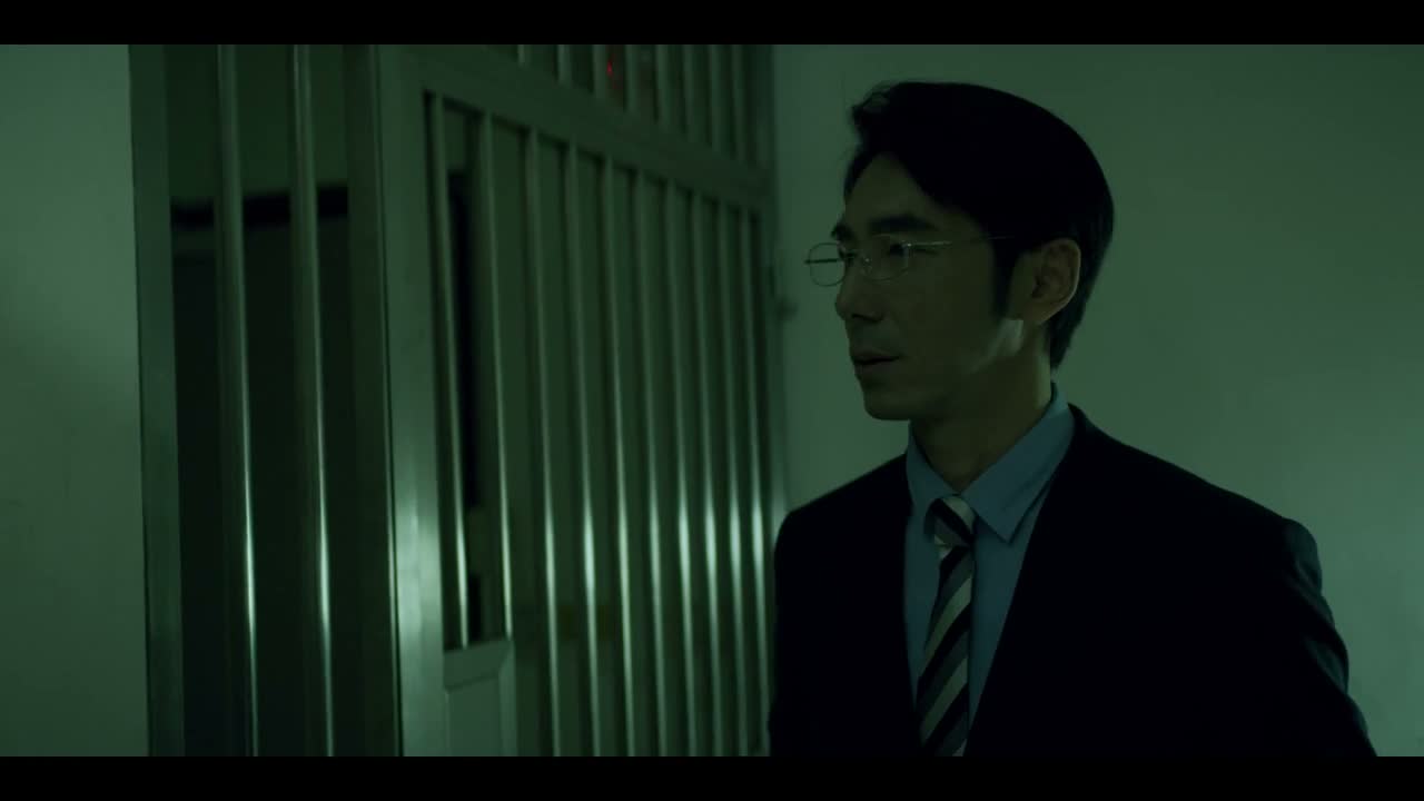鬼鬼祟祟的