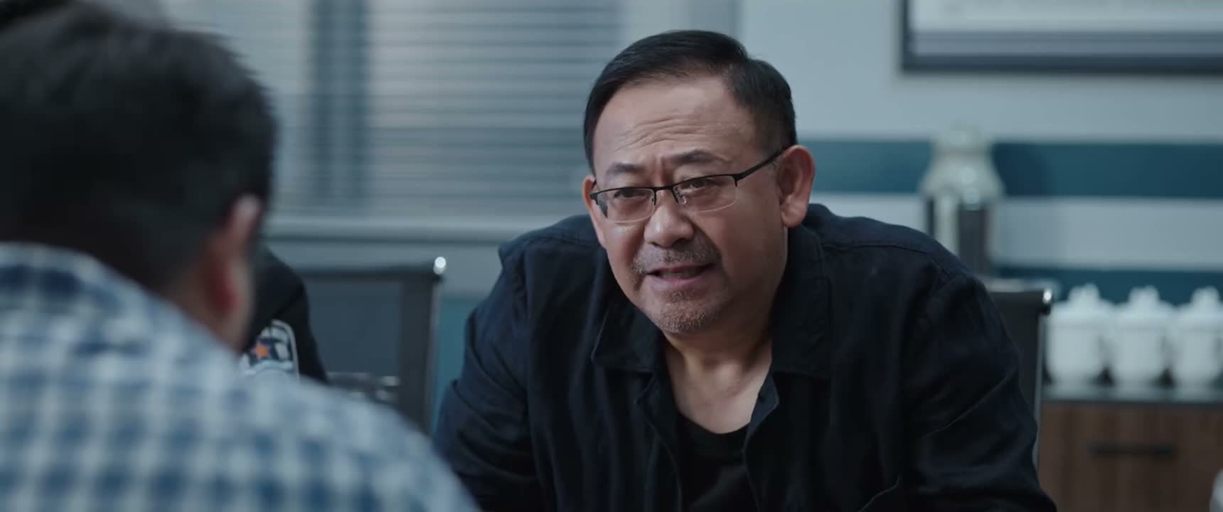 你以为我们是干什么吃的呀