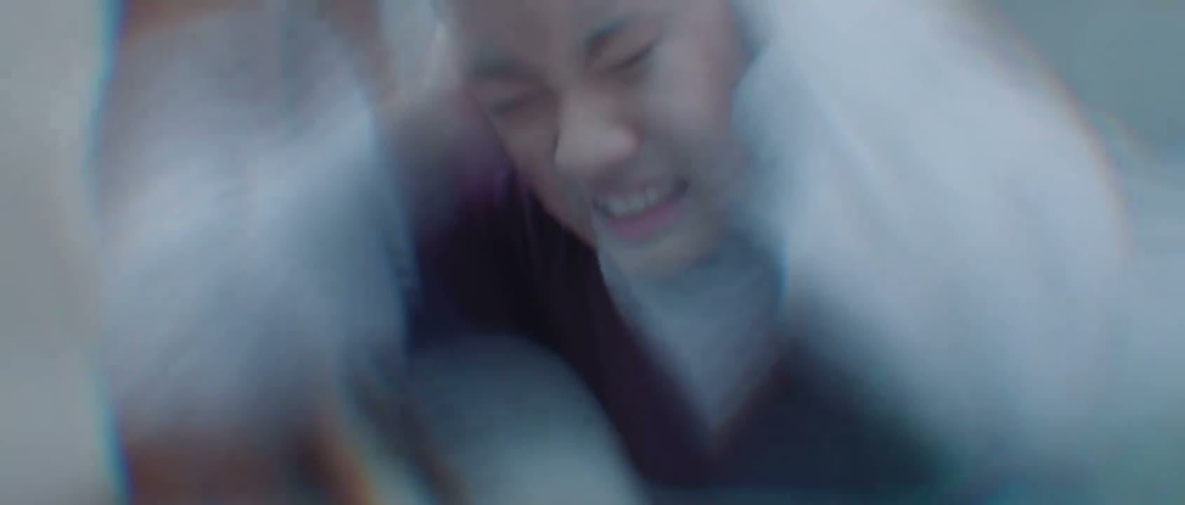 她是假的 不是 假的