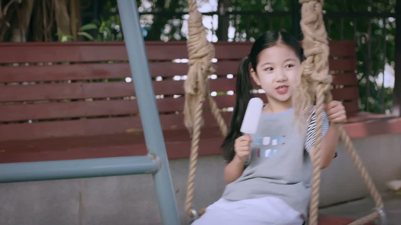 射出闪电般的机灵