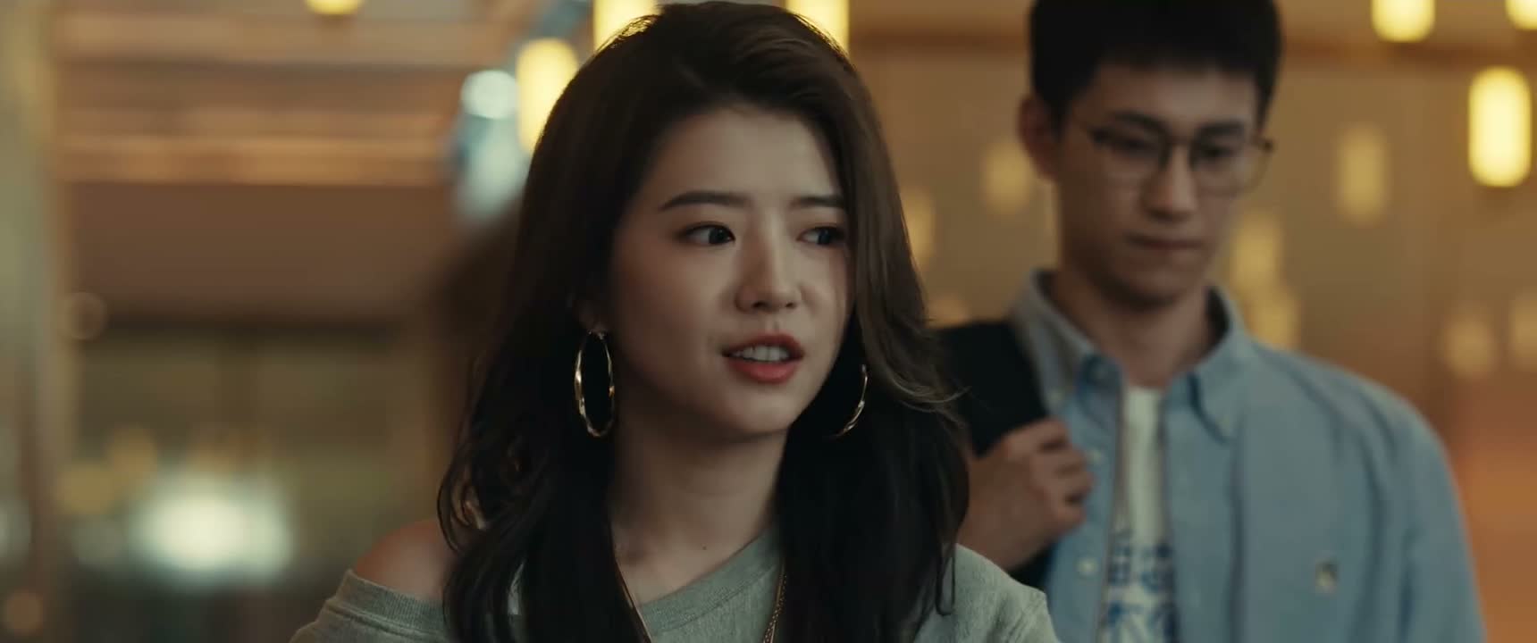 林总 我们要不要换个桌子吃啊