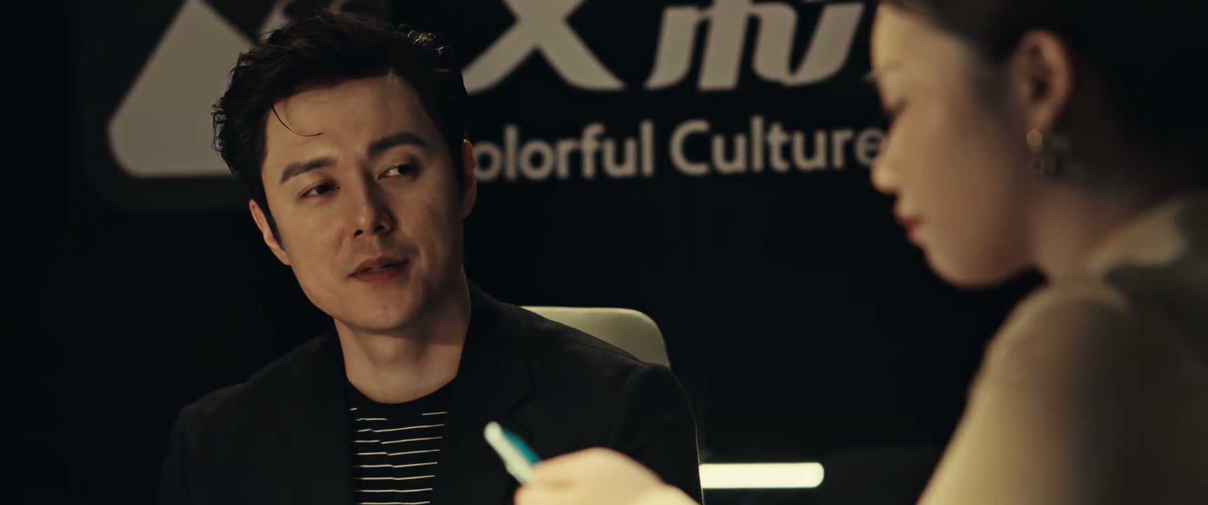 拍拍照片 发发朋友圈 满足一下你的虚荣心