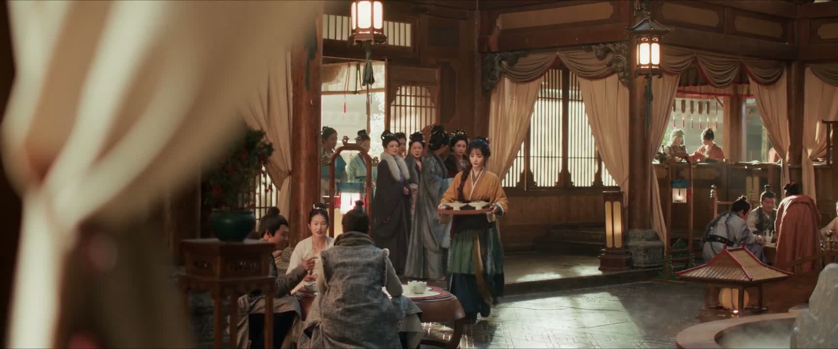 不认识 谁认识她呀