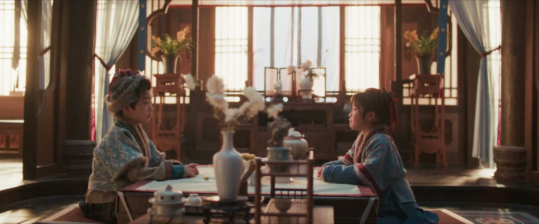 那咱俩要不一起出去玩