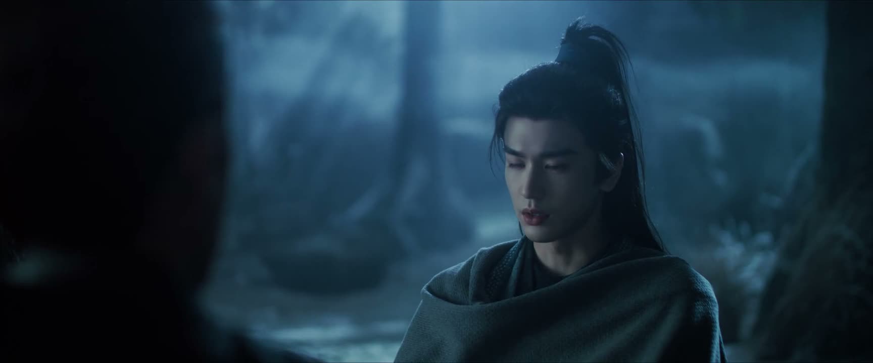 最近他可与何人过从甚密