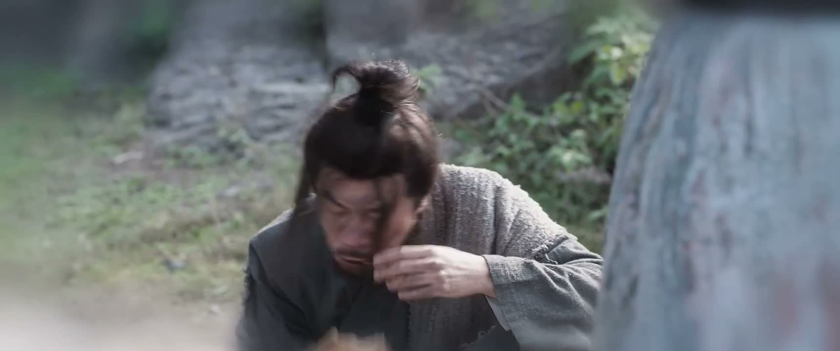 如丧家之犬一般活着