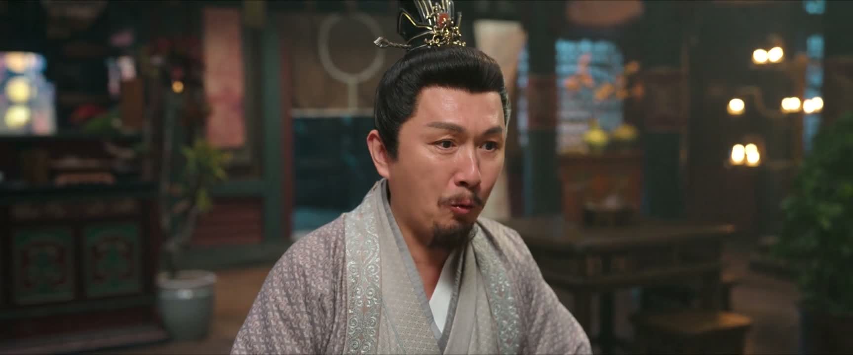 就在护卫的护送之下