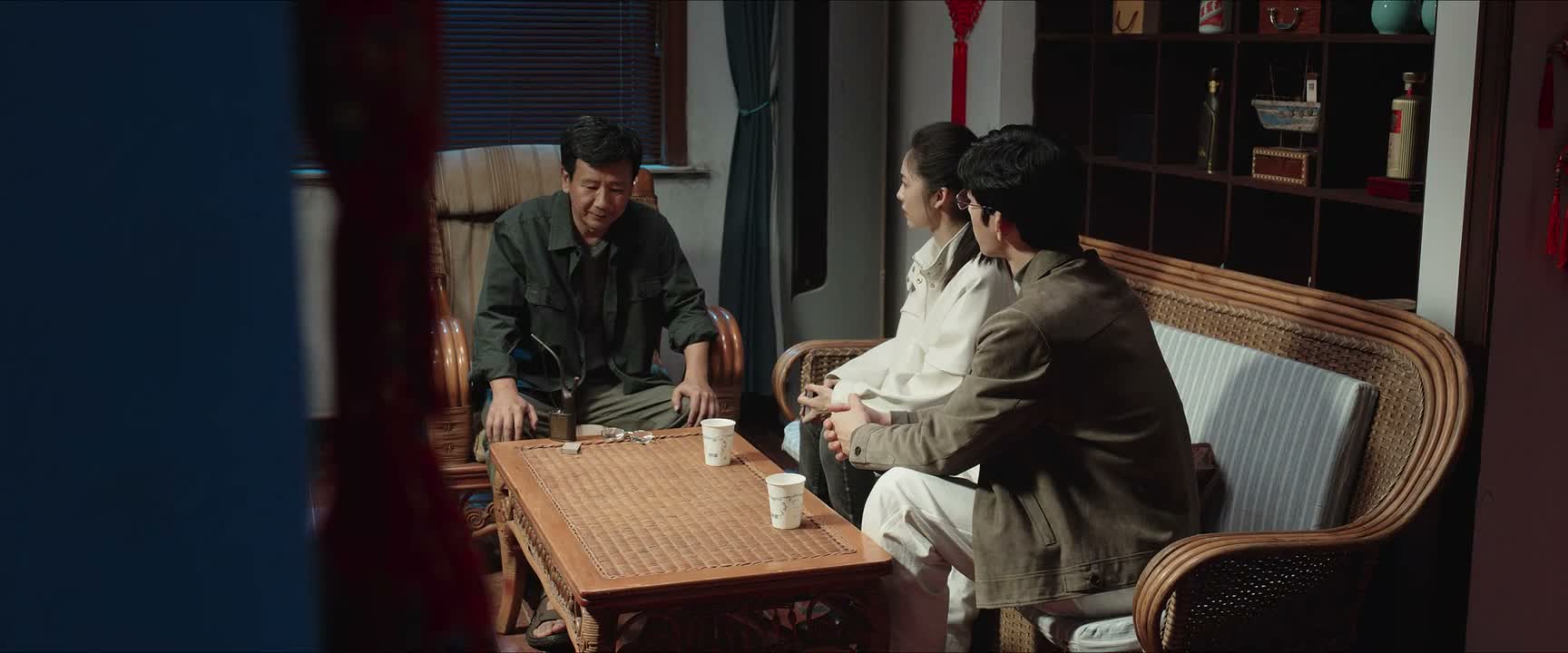 有一次在大街上 好像就擦肩而过