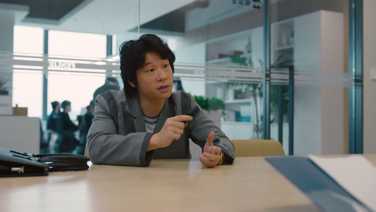 我们这个厂是不是一块肥肉啊