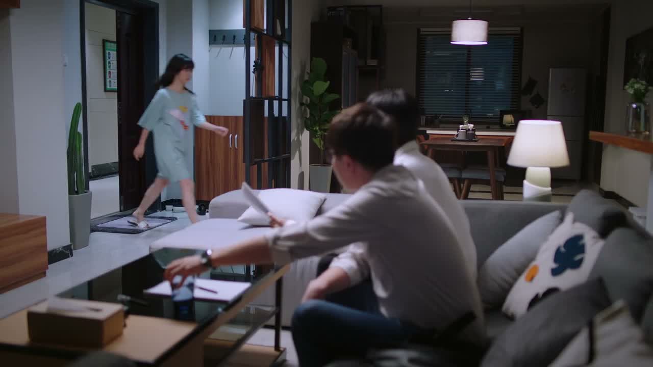 来得正好 把合同签了