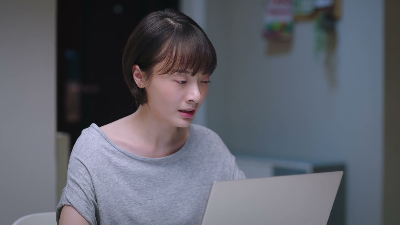 那他得打多少份工啊