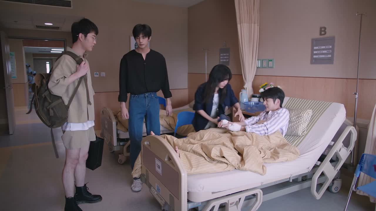 你乱抓什么呀 你还没擦完呢