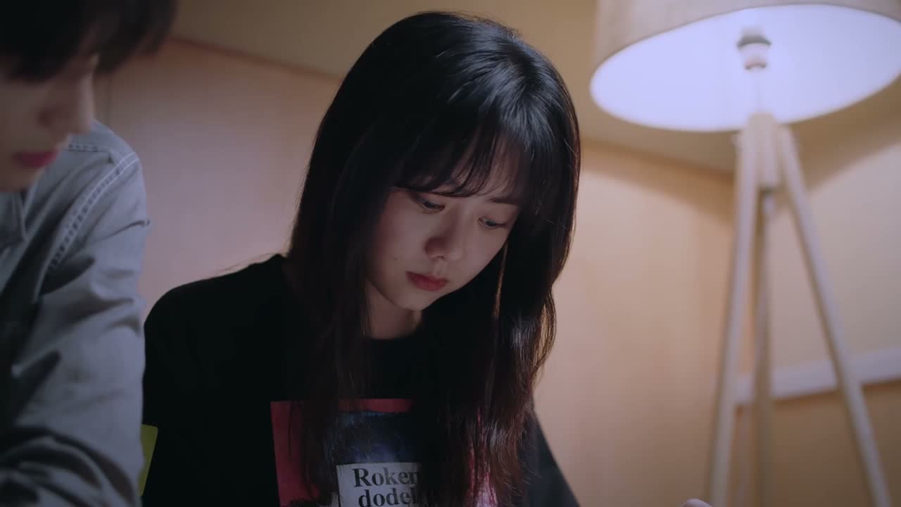 同学们都觉得 他是个怪胎