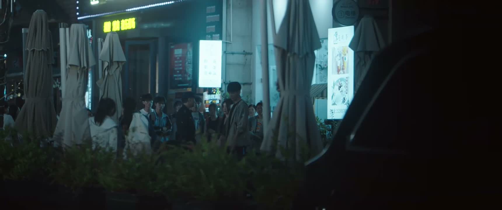 好 跟我们走一趟吧 带走