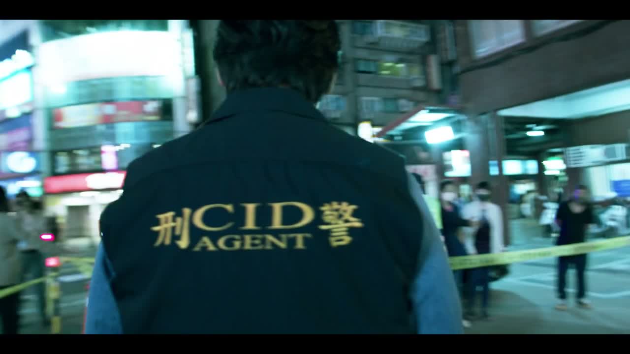 两个路人来抢救 但没有成功