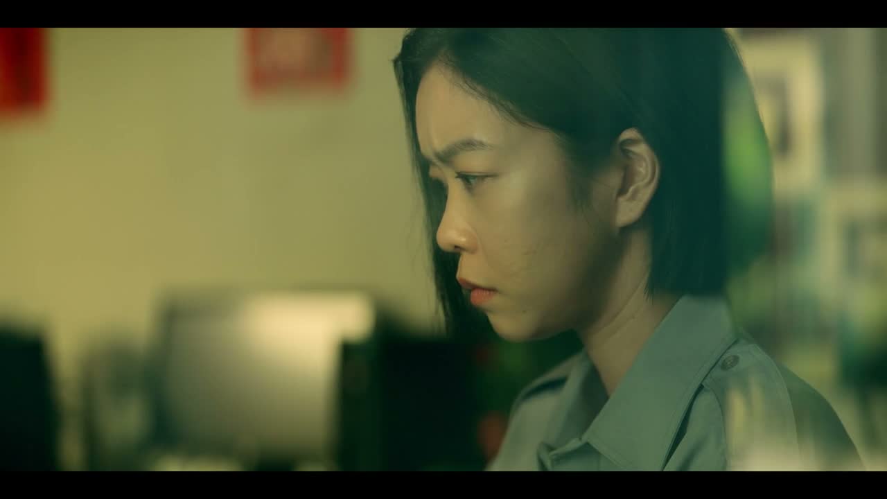 她男朋友以前是会打她 你知道吗?