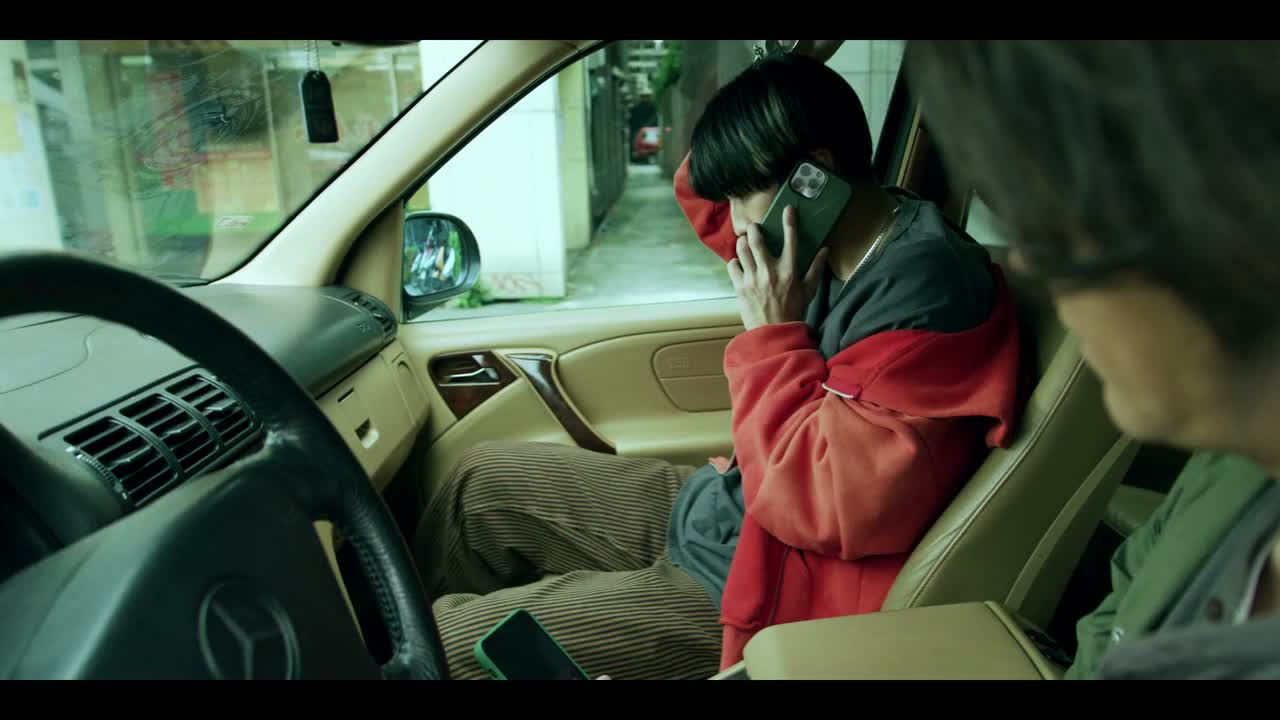 - 喂? - 哎 我河马啦
