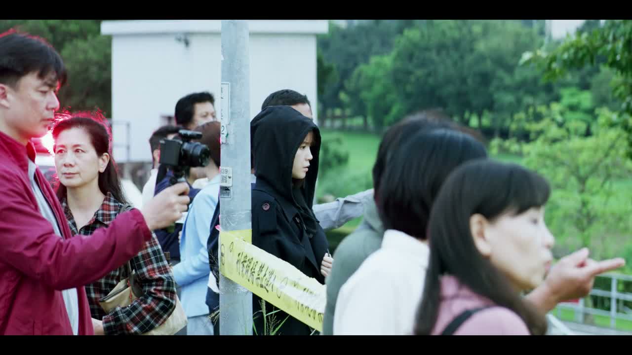 小姐 不好意思 警察办案 问你几个问题