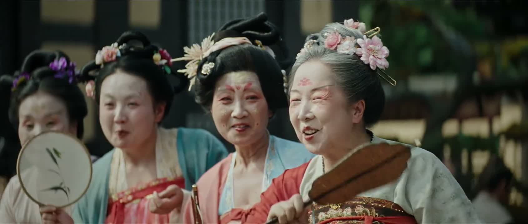 都逃不过我们四朵金花的眼睛