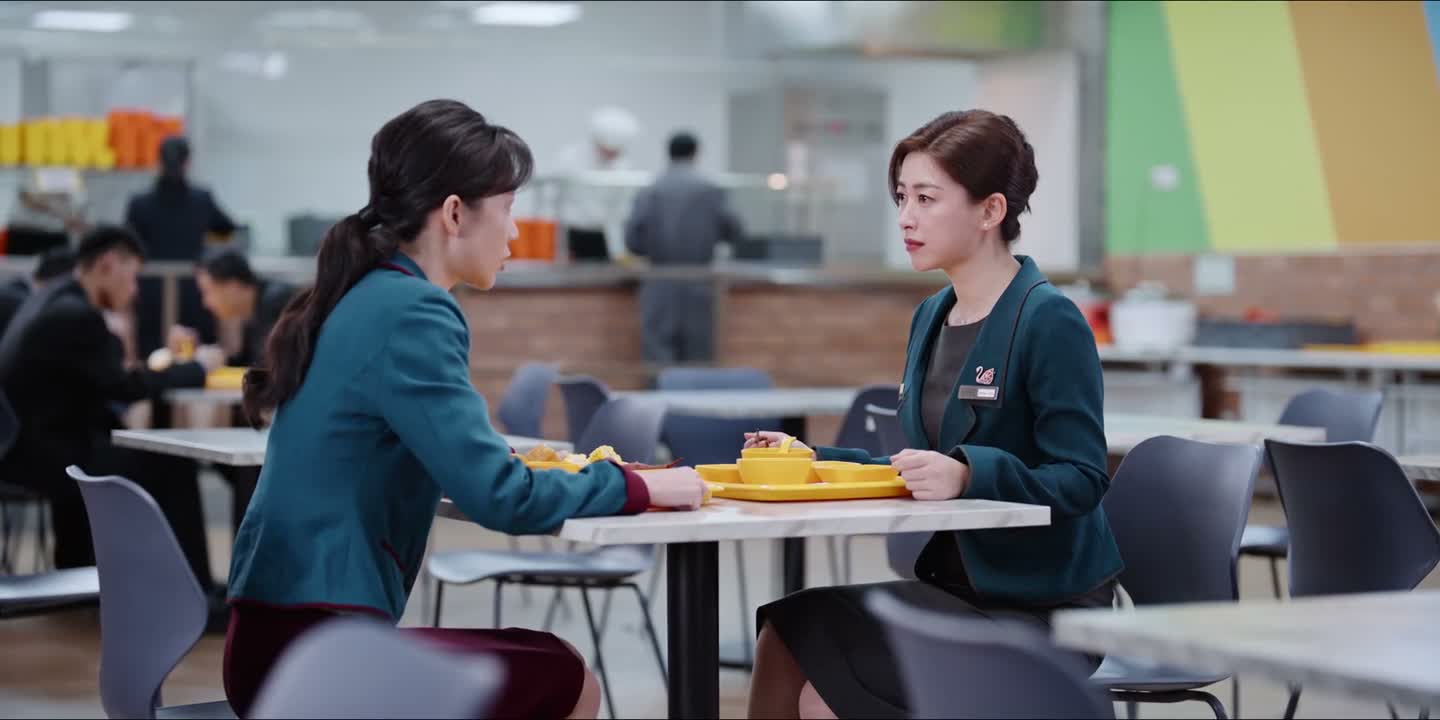 不小心撞见小段总在打电话