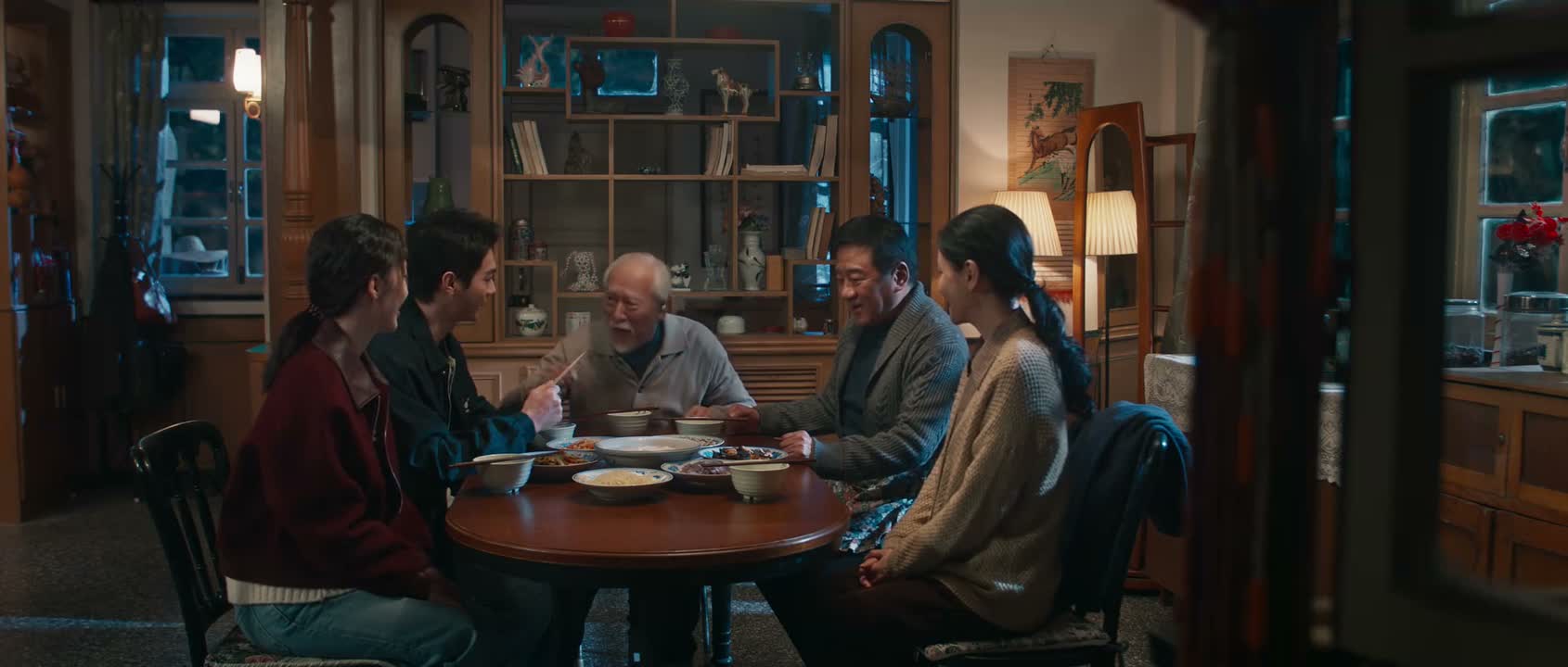 你看这菜都凉了