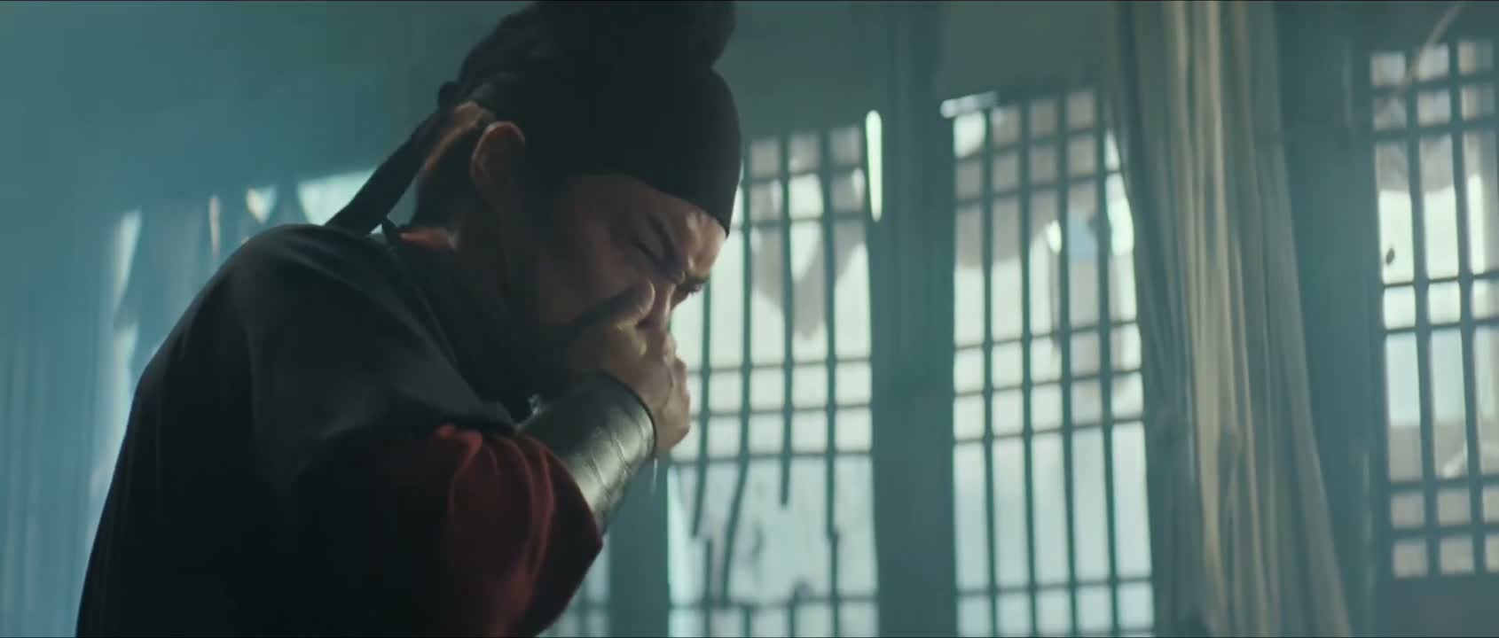 脸上被挠得皮开肉绽