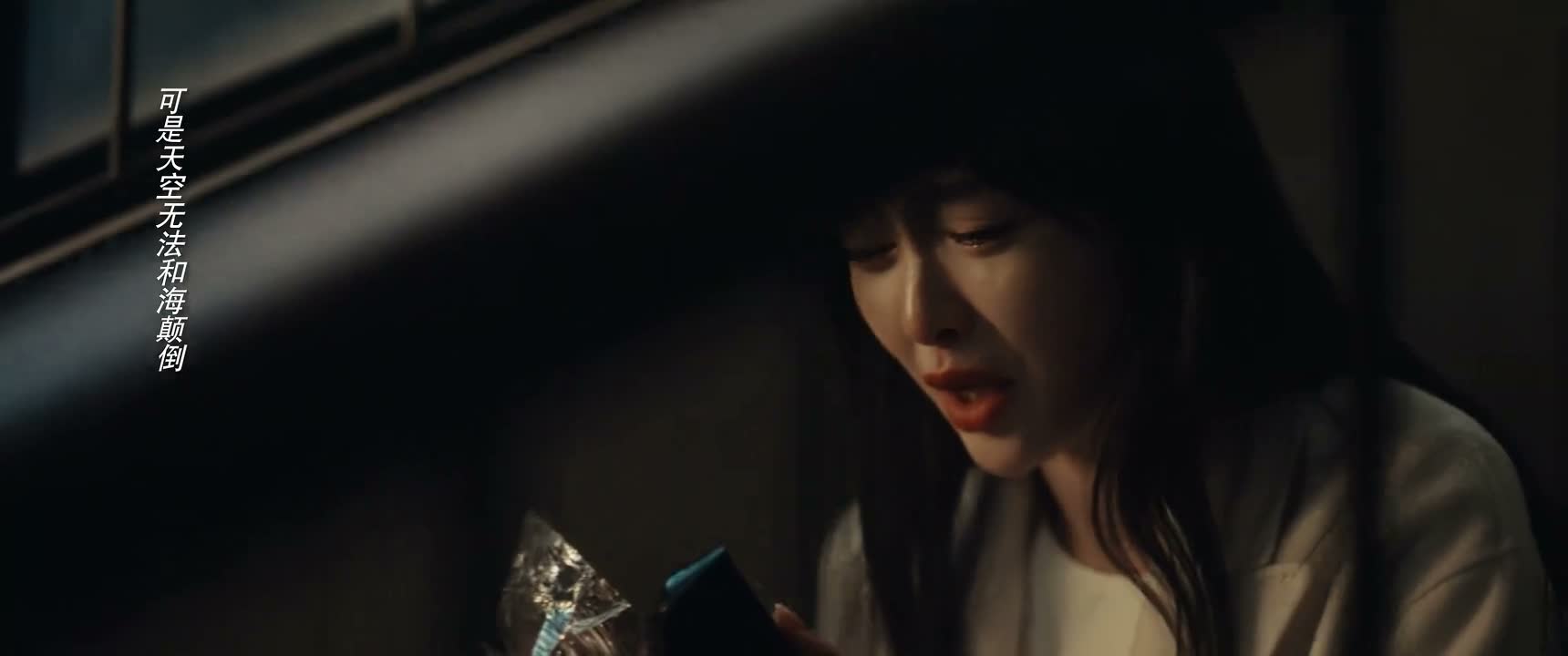 好不容易得到这么个奖杯 还被我给弄坏了