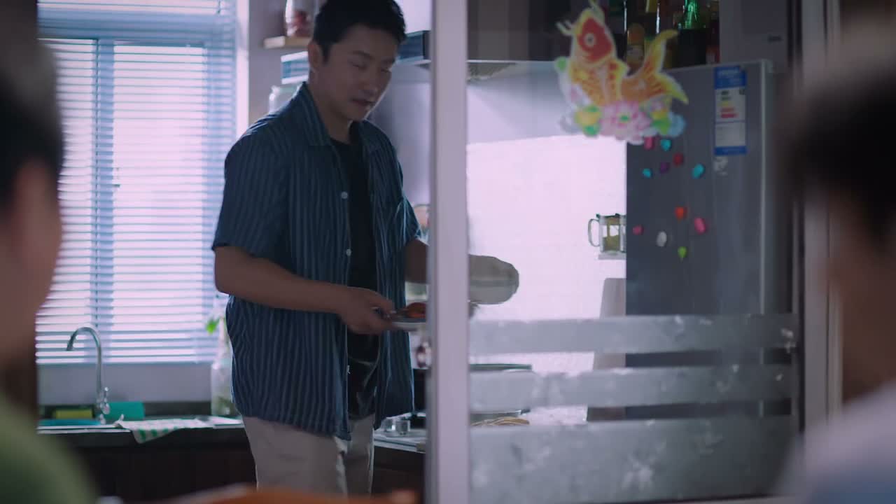 那时候吃早饭热闹的