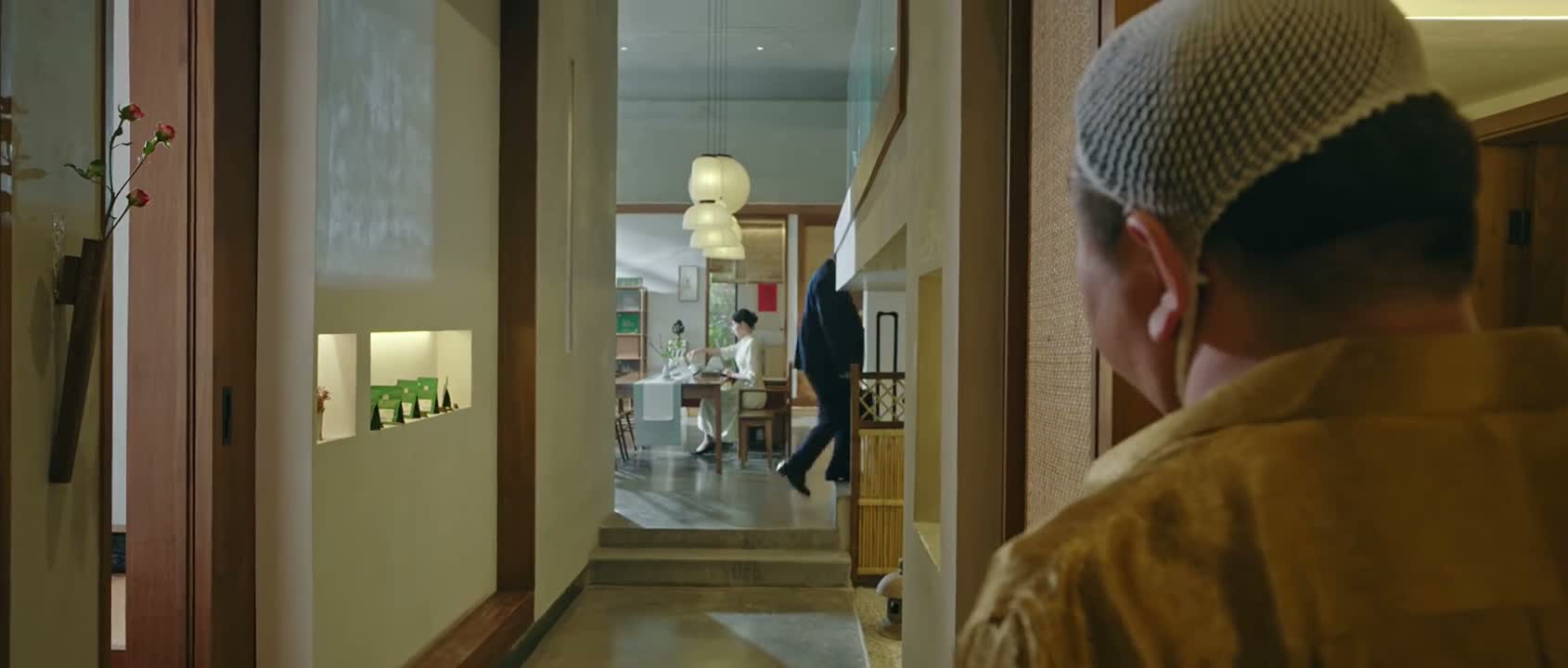 先看看她能张多大的口