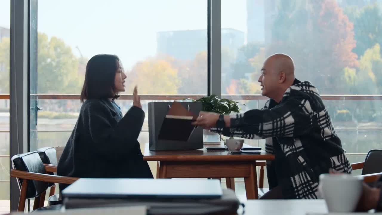 这不合适 我们不收礼的