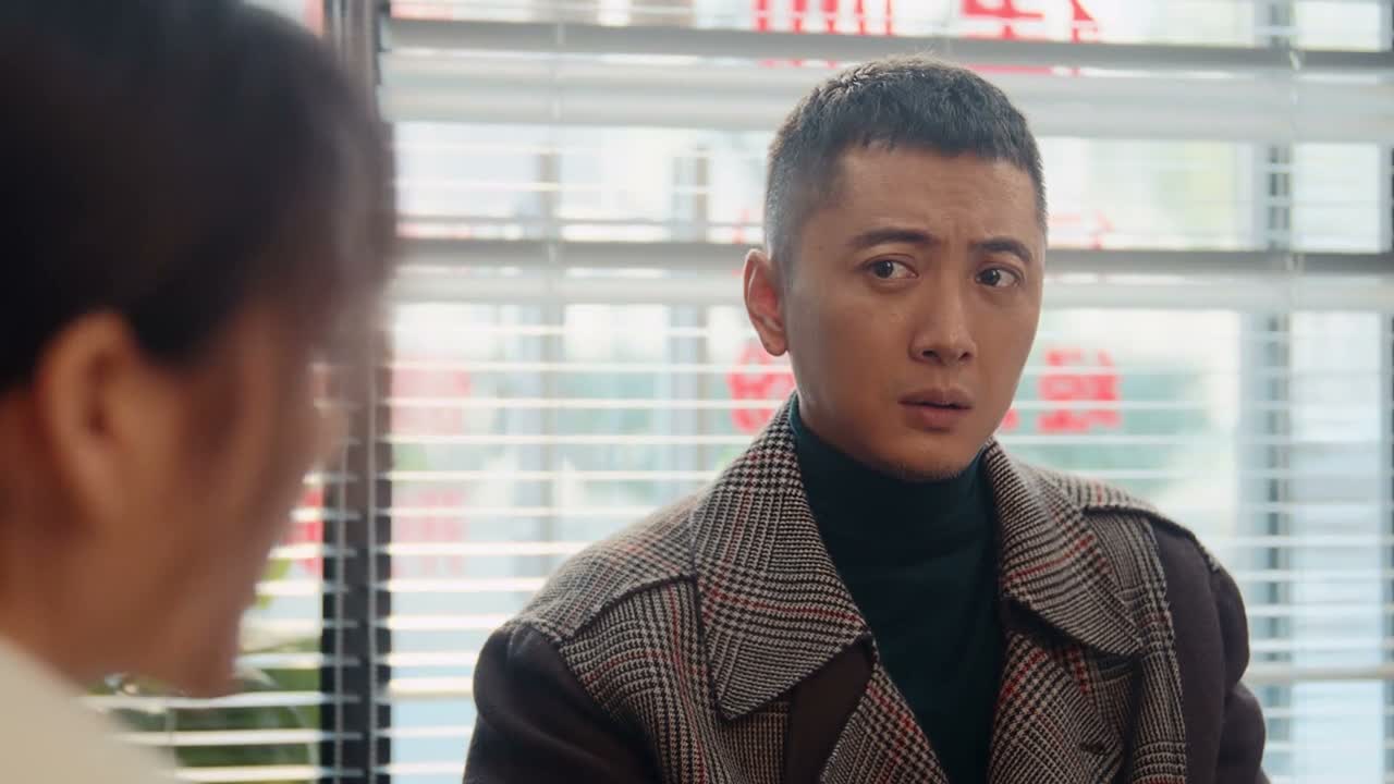 这不就给我三百块钱定金吗