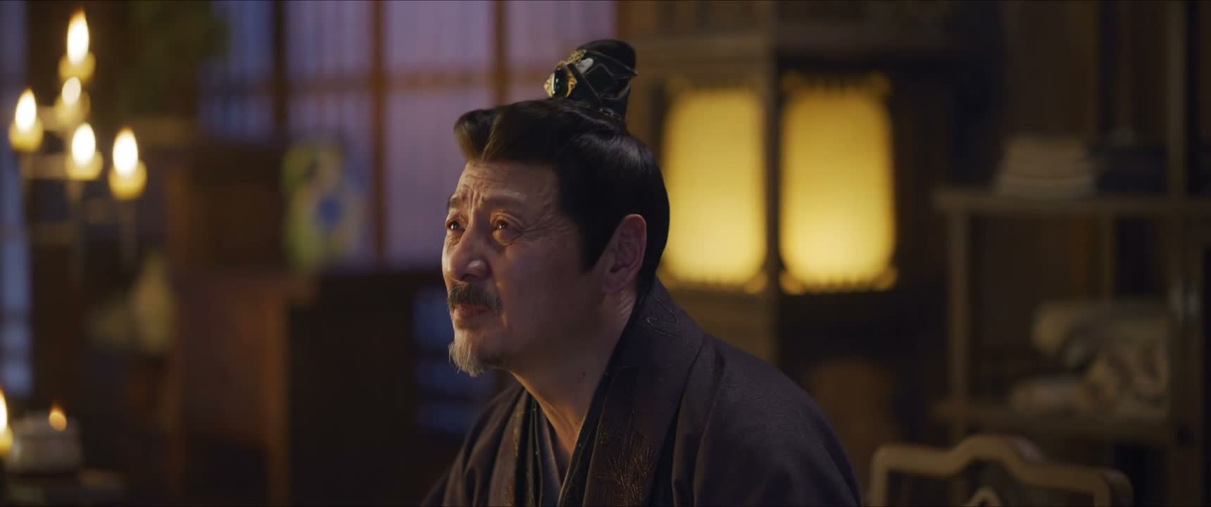 你能不能陪我吃饭哪 好嘞