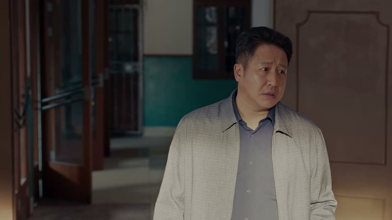 给他一个教训 让他疼一下