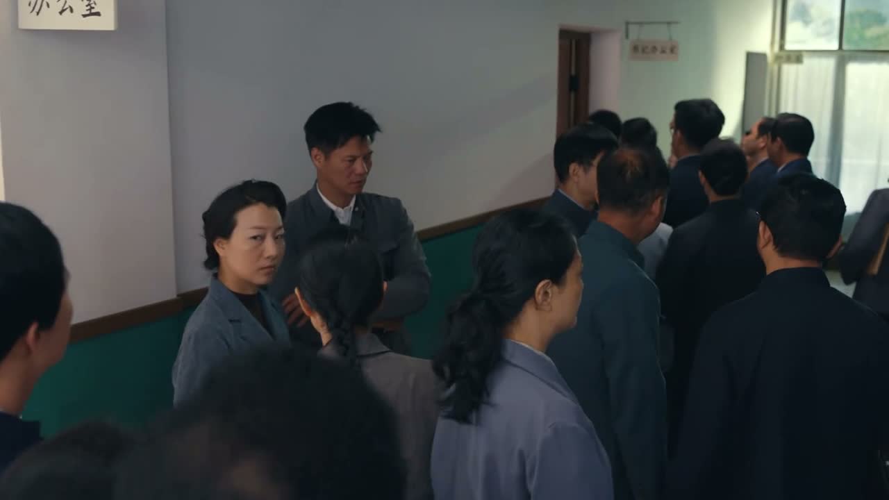 我们强烈谴责郑德诚