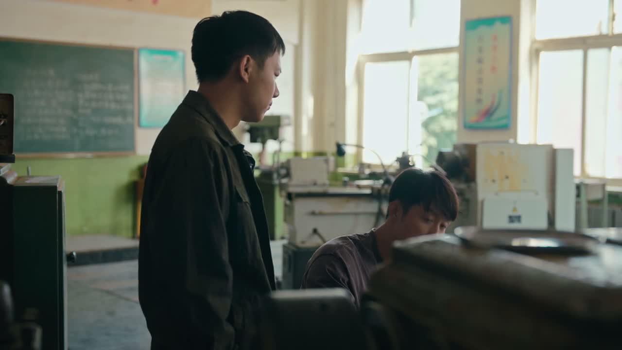 啥玩意儿 帮人不够意思