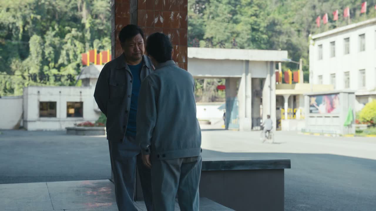 这不是拿小满当干儿子