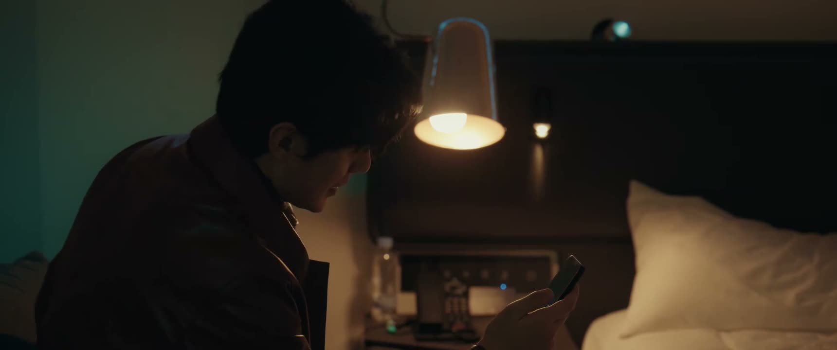 不行 人家有隐私的嘛 有什么不能看的