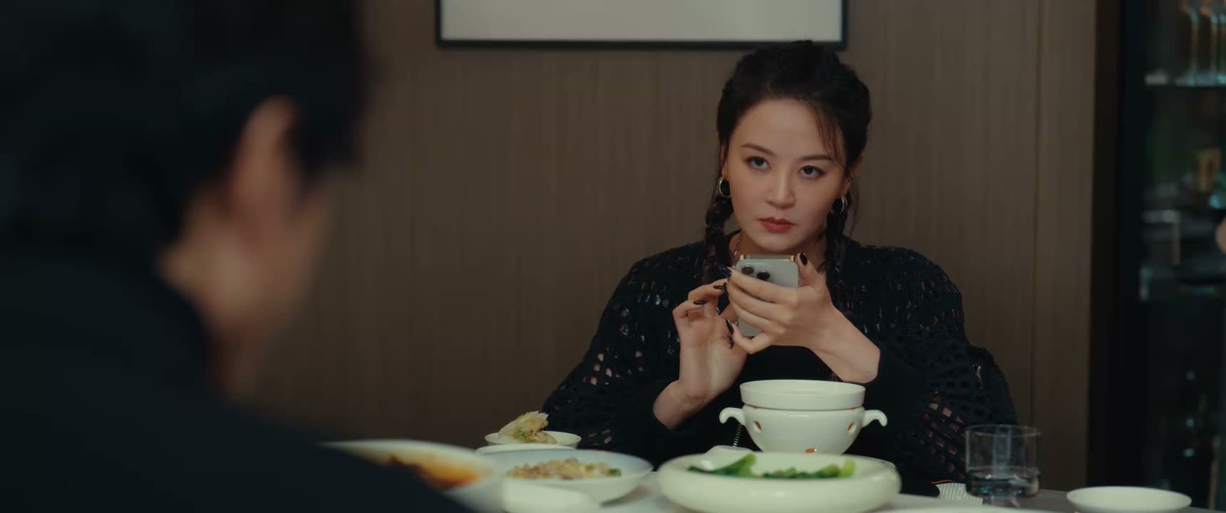 免得你妈妈舟车劳顿