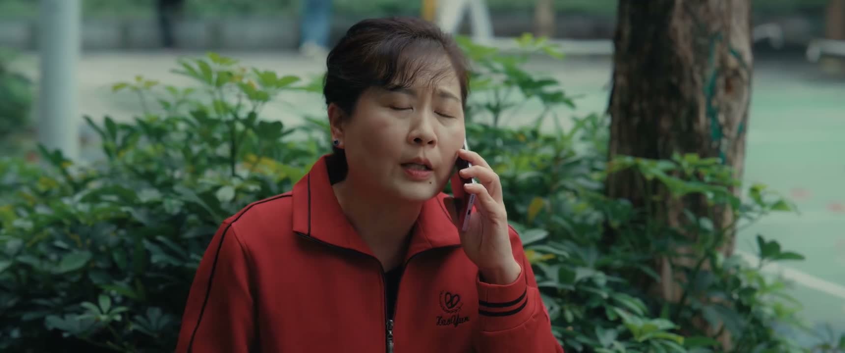 我跟你说 以后我们绝对是 不会成为你的拖累的