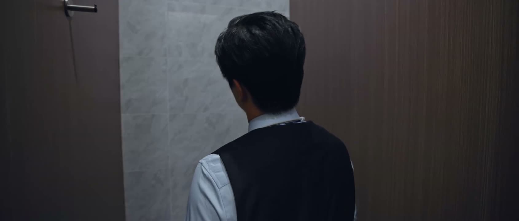 就你小子还当个破行长
