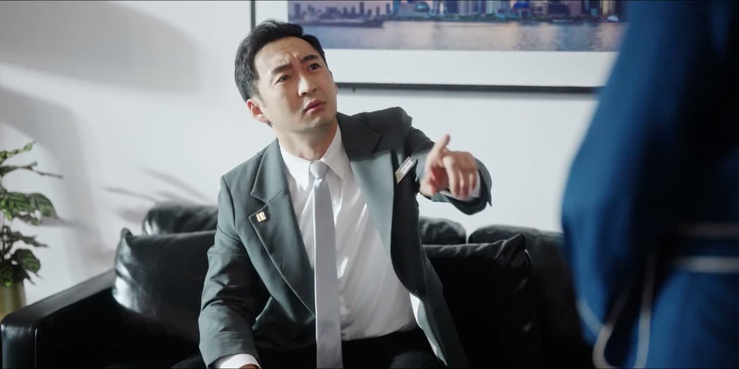 这种人根本不要搭理她