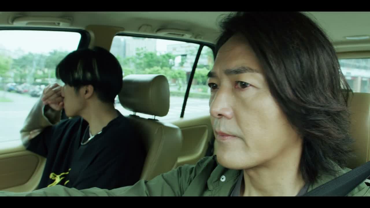 所以你们是刻意避开警察