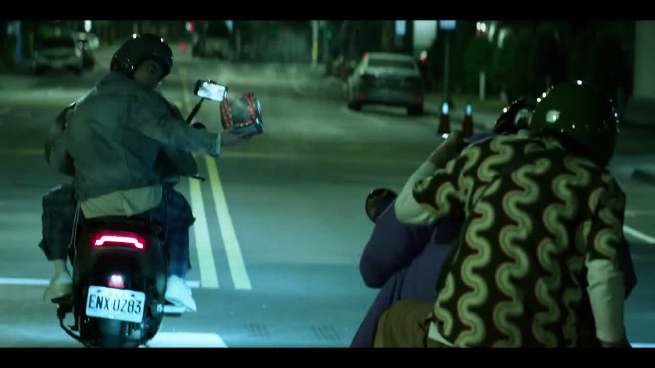 - 怎样啦? - 你确定这UTurn可以播?