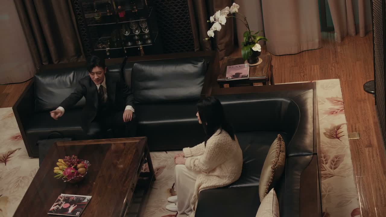 在大街小巷四处寻找