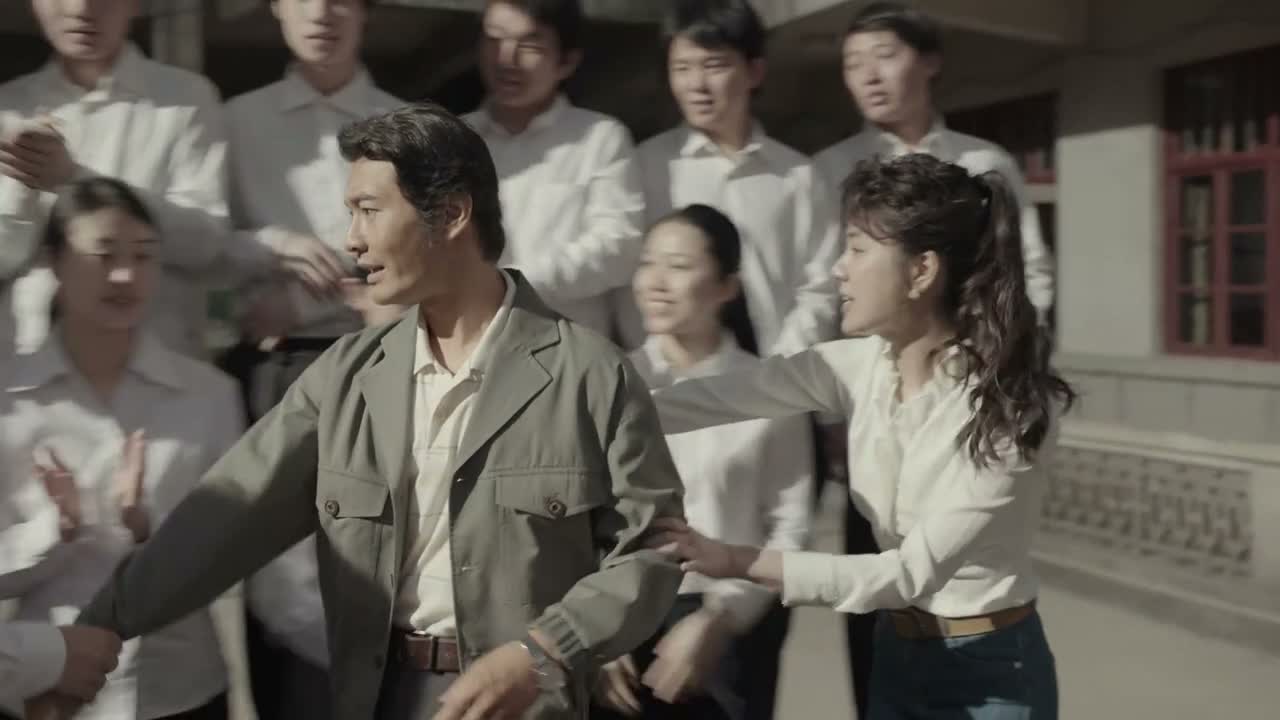 来来 让一下 让一下 拍一张 拍一张